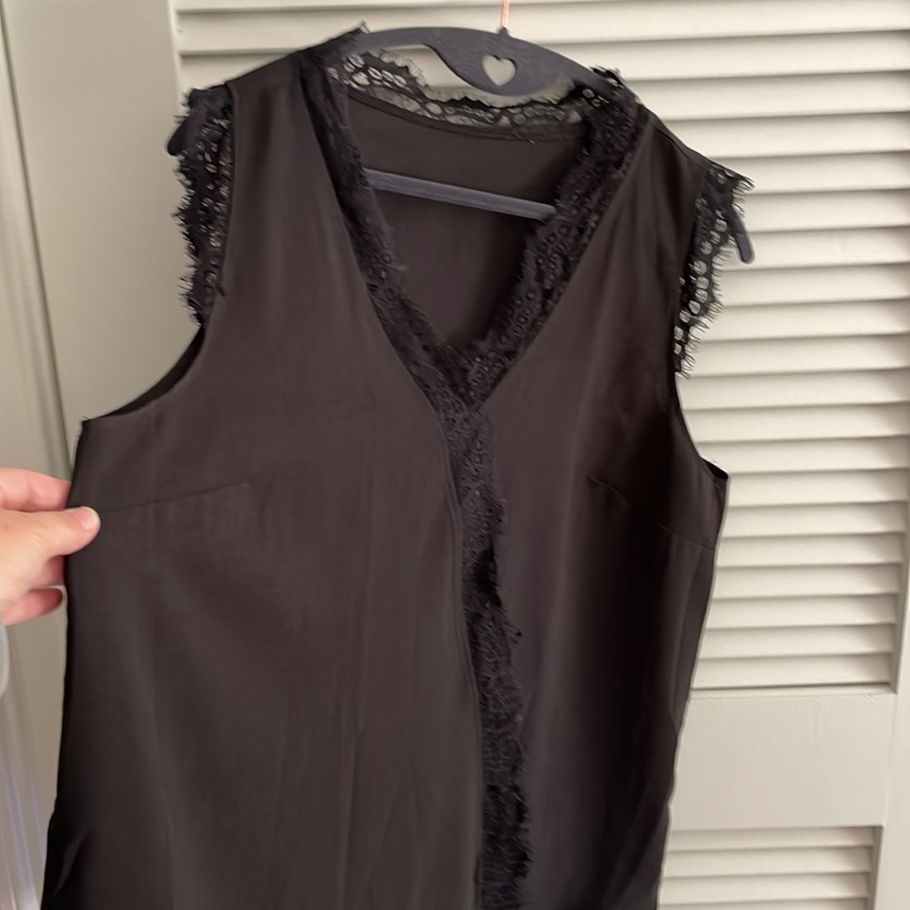 Flowy crepe black sleeveless lace detail top - Picture 2 of 4